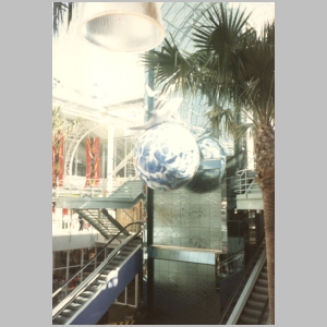 1988-08 - Australia Tour 051 - Darling Harbour Mall.jpg
